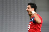 Jose Fonte scored the winner for Lille as they climbed above PSG at the top of Ligue 1