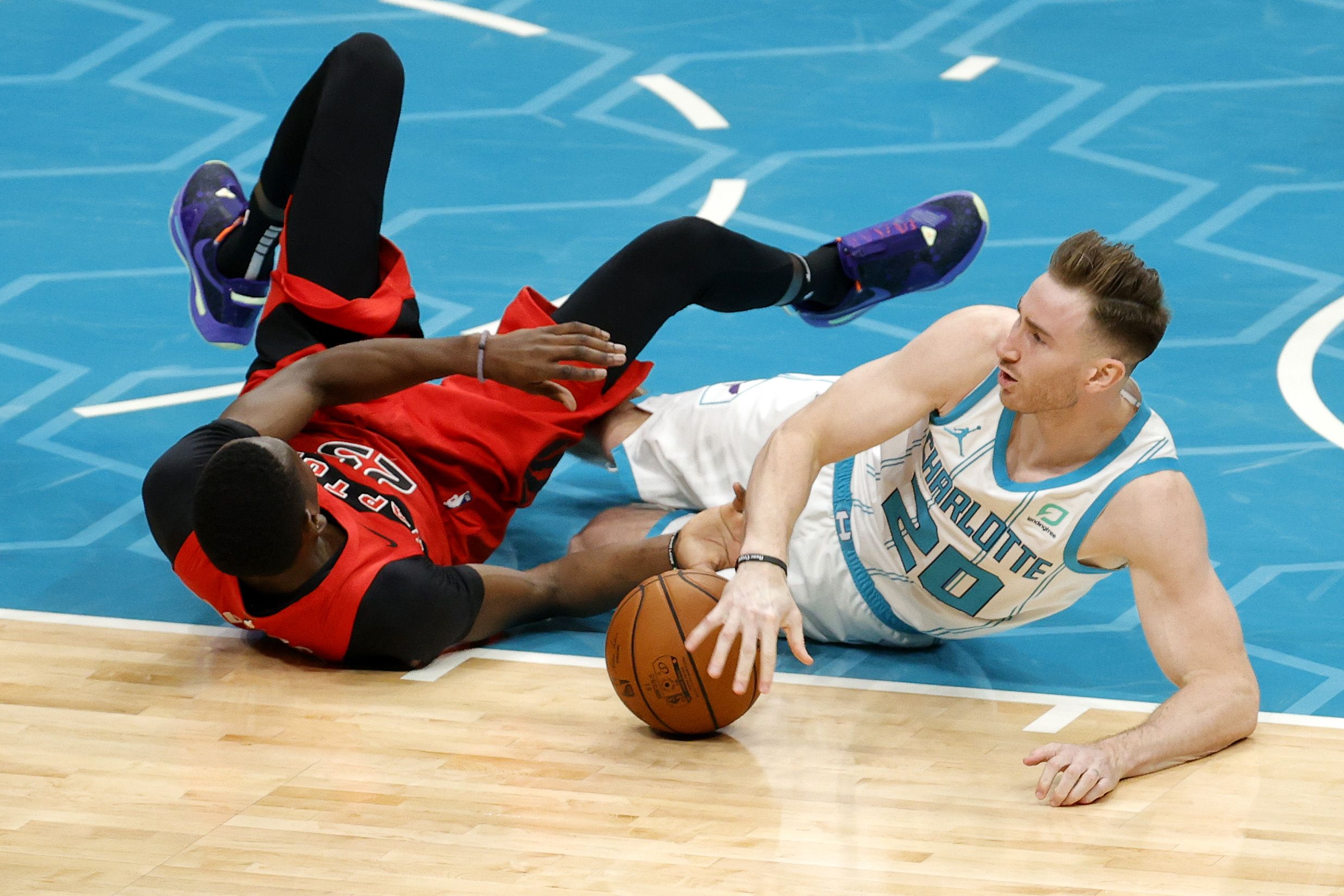 Charlotte Hornets forward Gordon Hayward suffers a injury