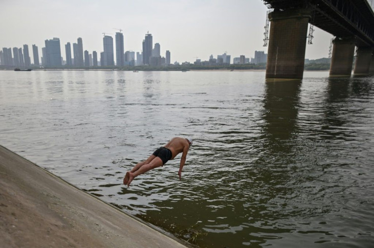 The best place to go is the banks of the river, says AFP's Guardian agency photographer of the year