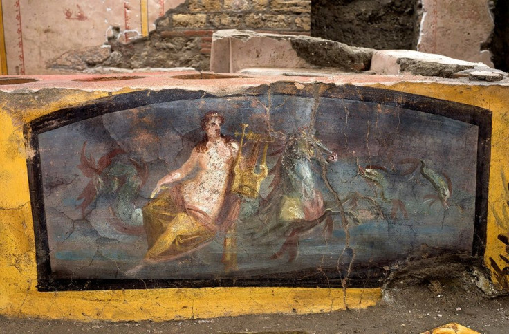 Ancient Pompeii had around 80 such snack counters but the volcanic eruption saw business come to a shuddering halt -- one victim was found with his hand just lifting a pot lid