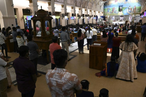 Sri Lankan Christians attend a socially distanced Christmas Eve mass service at Saint-Anthony's in Colombo
