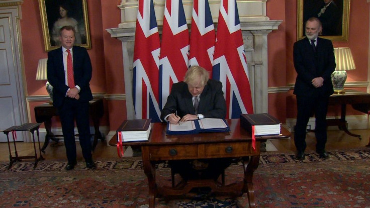 Boris Johnson signs post-Brexit UK-EU trade deal