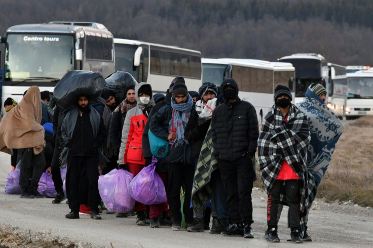 The mostly male migrants from Pakistan and Afghanistan are poorly equipped for Bosnia's freezing winter.