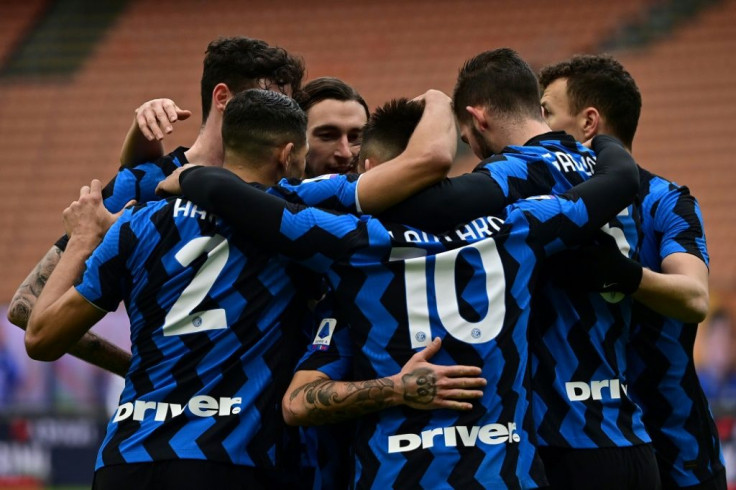 Inter Milan look to push their winning streak to nine consecutive league games in Genoa.