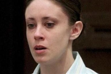 Casey Anthony cries at the start of the third day of her first degree murder trial