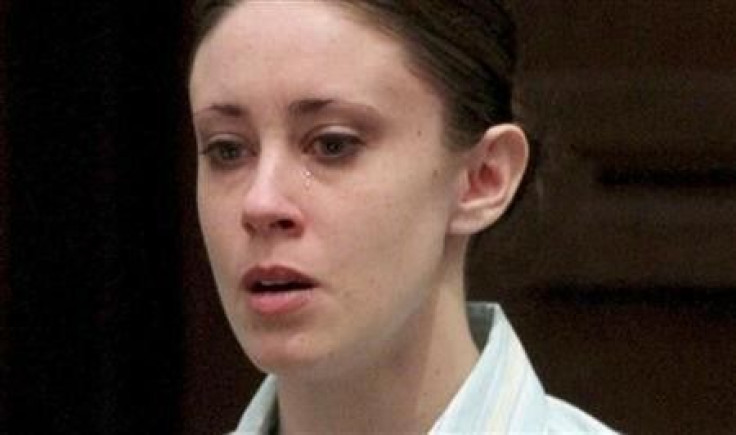 Casey Anthony cries at the start of the third day of her first degree murder trial