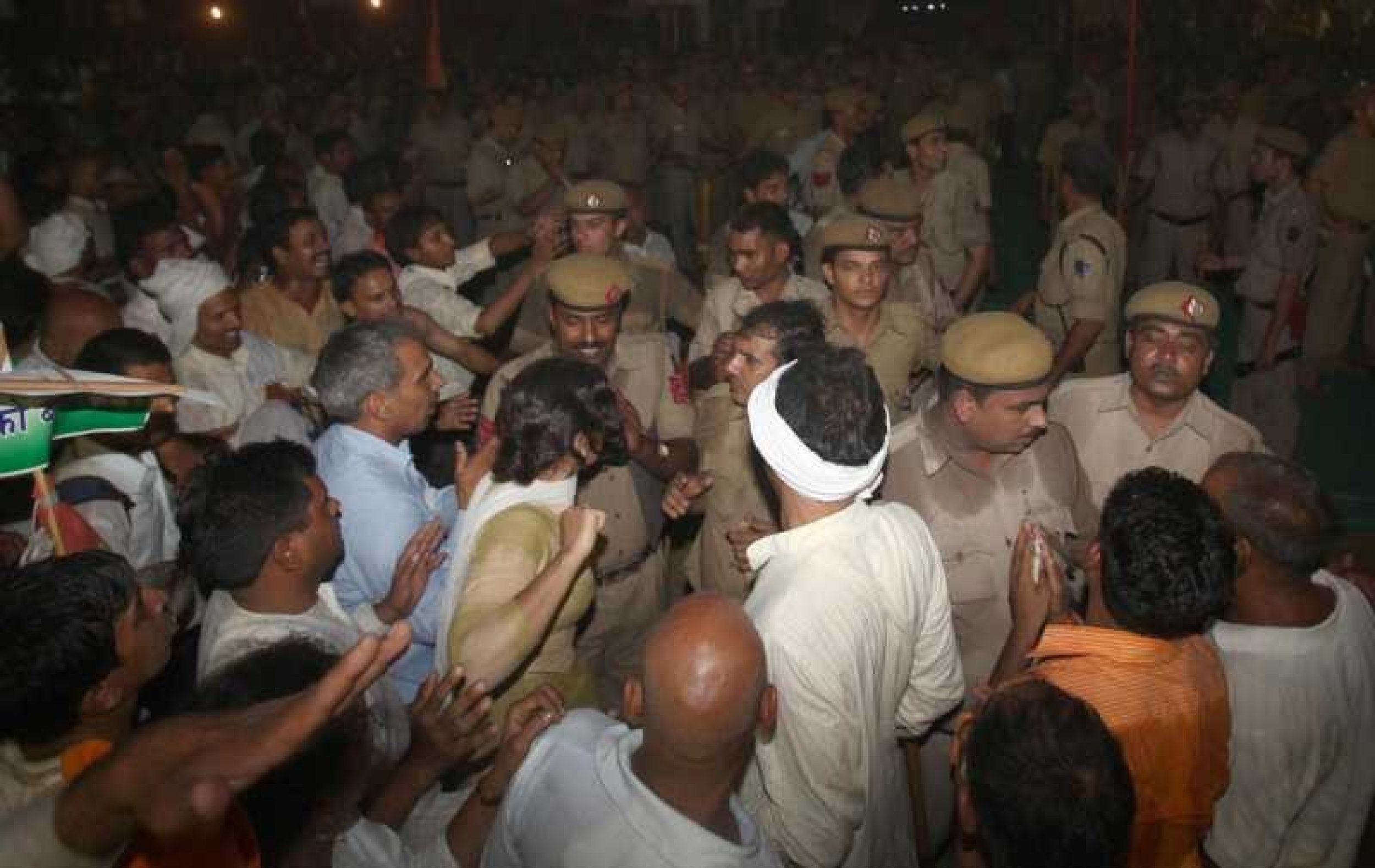 Police evict fasting yoga guru from venue