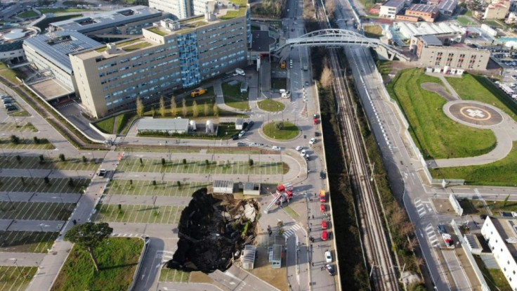 Campania regional head Vincenzo De Luca blamed the hole on a 'hydro-geological problem'