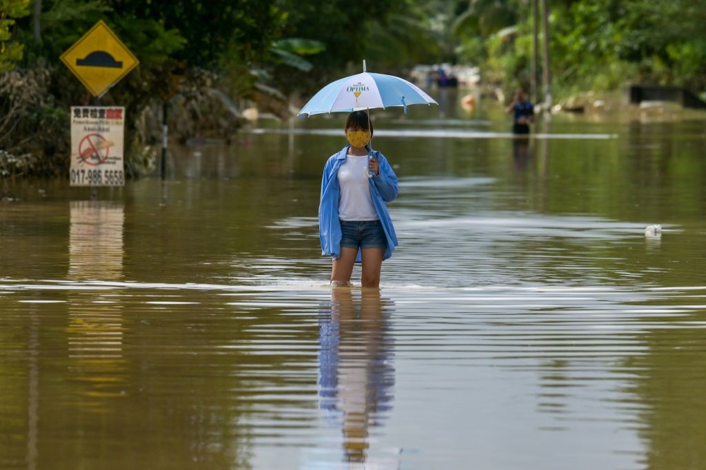 Six Dead, Nearly 50,000 Evacuated In Malaysia Floods | IBTimes