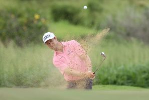 American Harris English fired a six-under par 67 to seize a two-stroke lead after Friday's second round of the US PGA Tournament of Champions at Kapalua, Hawaii