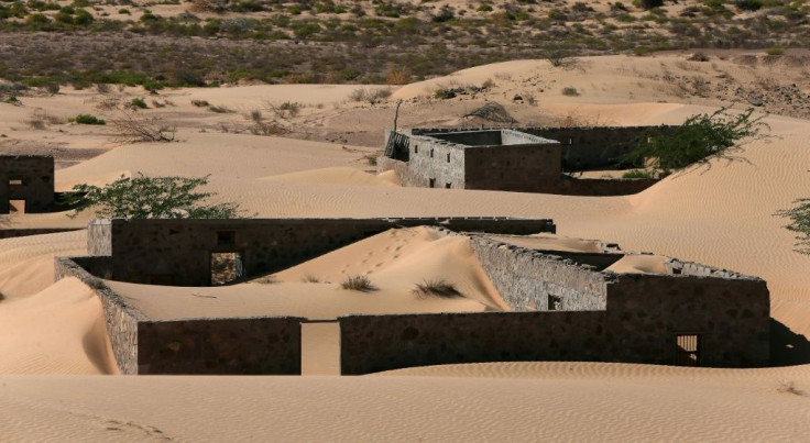 Wadi al-Murr's isolation, including from the electricity and water grids, contributed to its slide into obscurity