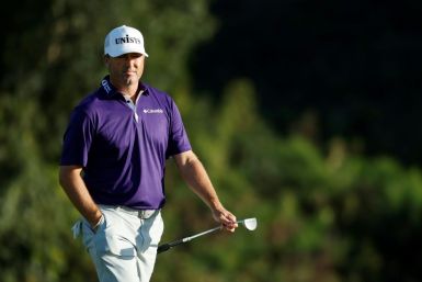 Ryan Palmer birdied six of the last seven holes to match fellow American Harris English for the lead after Saturday's third round of the US PGA Tournament of Champions