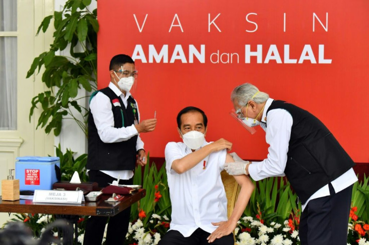 Joko Widodo was inoculated at the state palace in Jakarta