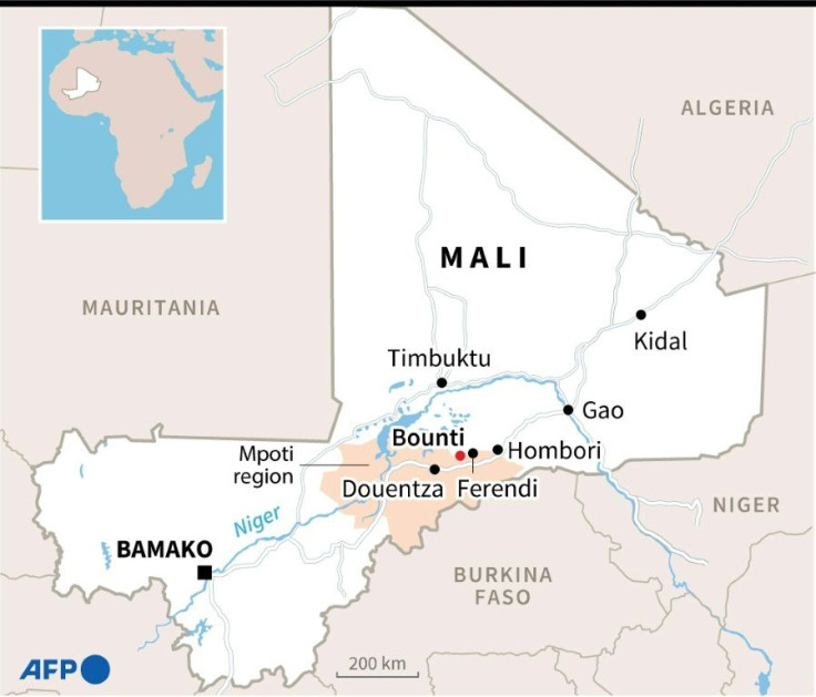 Map of Mali locating the town of Douentza and the city of Timbuktu