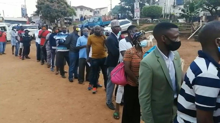 Queues at polling station as Ugandans vote in charged election