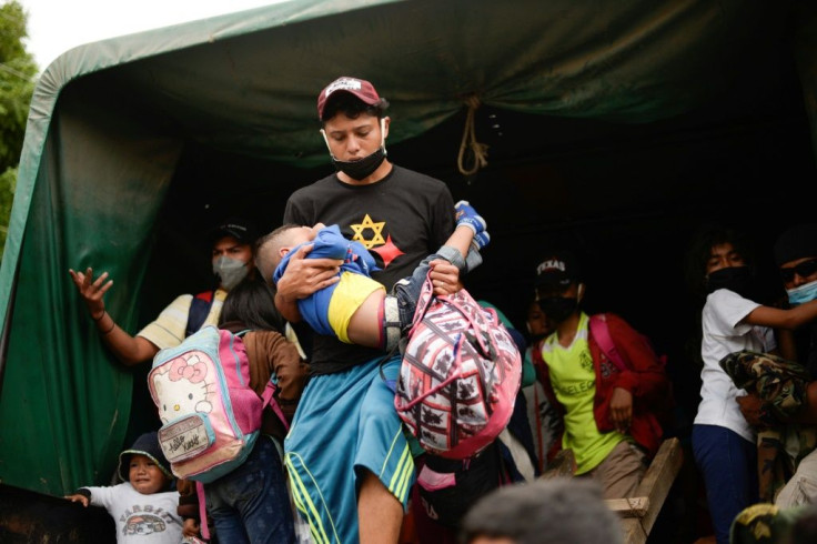 The migrants encountered thousands of Guatemalan security personnel deployed under strict orders to stop anyone without travel documents or a negative coronavirus test