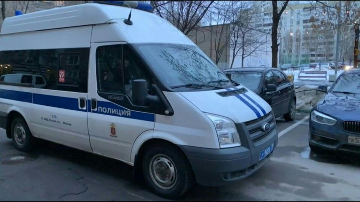 IMAGESRussian police are present at a Moscow apartment of Kremlin critic Alexei Navalny. A key Navalny aide reported that the apartment was being searched on grounds of violating sanitary and epidemiological measures, along with a second Moscow apartment