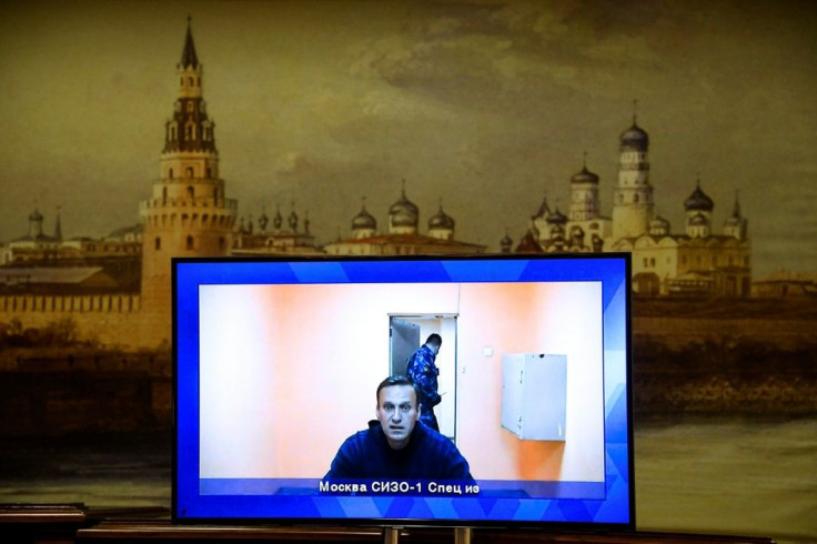 Opposition politician Navalny has urged Russians to protest even as the authorities crack down