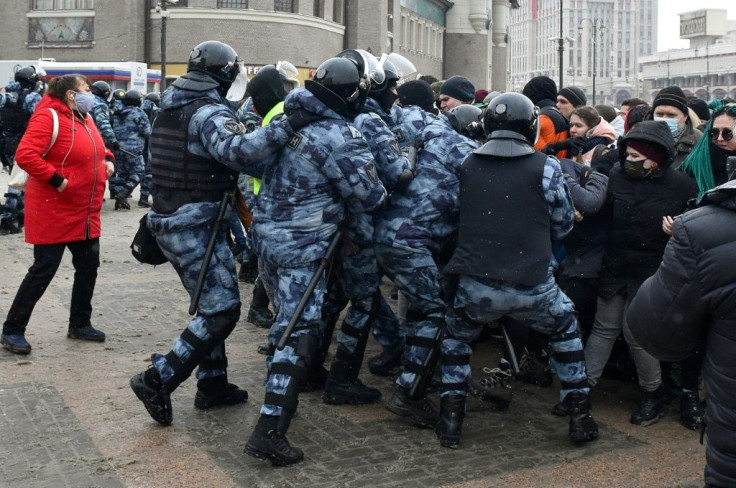 Thousands of police in riot gear were deployed to prevent a second weekend of mass demonstrations