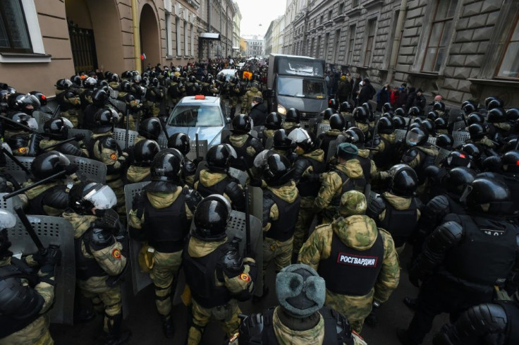 Law enforcement officers blocked protesters during a rally in support of jailed opposition leader Alexei Navalny in Saint Petersburg