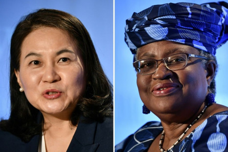 South Korean Trade Minister Yoo Myung-hee (L) dropped her bid to lead the WTO on Friday, clearing the way for Nigeria's Ngozi Okonjo-Iweala (R)