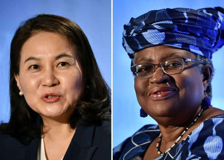 South Korean Trade Minister Yoo Myung-hee (L) dropped her bid to lead the WTO on Friday, clearing the way for Nigeria's Ngozi Okonjo-Iweala (R)
