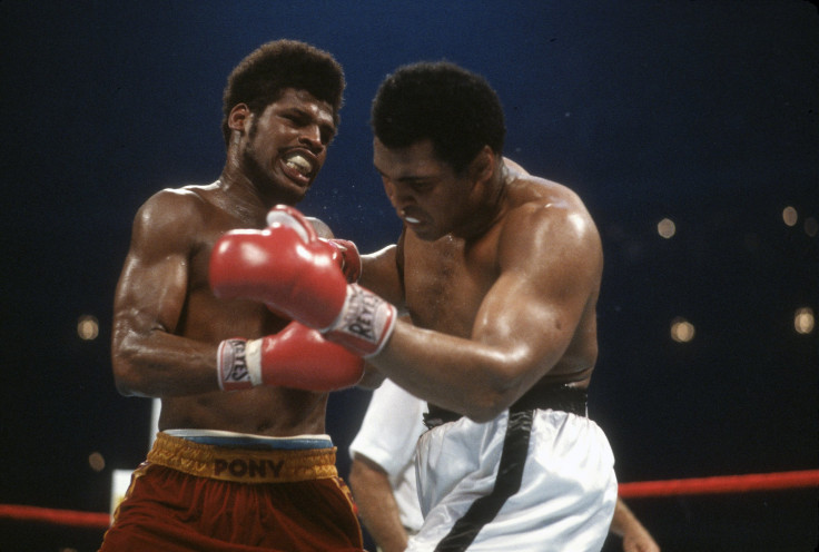 Muhammad Ali (R) and Leon Spinks (L) exchange punches during the WBA Heavyweight Title fight September 15, 1978