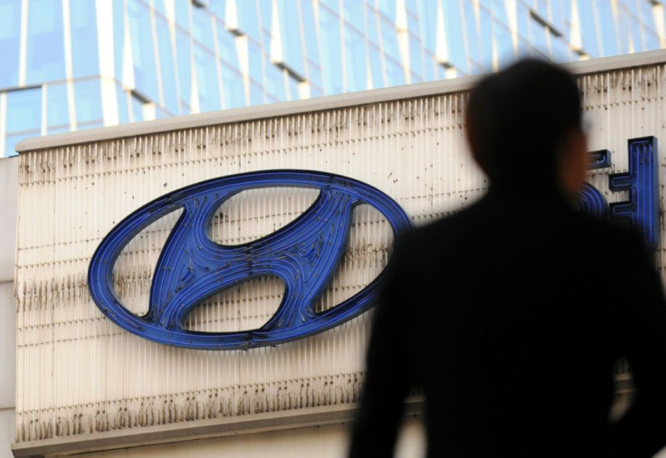 South Korean auto giant Hyundai and its affiliate Kia have denied they are in talks with Apple for a joint project to make autonomous vehicles