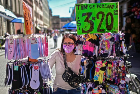 For many Mexican street workers, staying at home during the pandemic is an unaffordable luxury