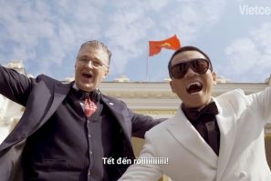 Daniel Kritenbrink, the US ambassador to Vietnam, accompanied by local rapper Wowy in a screen scrab from his Tet video