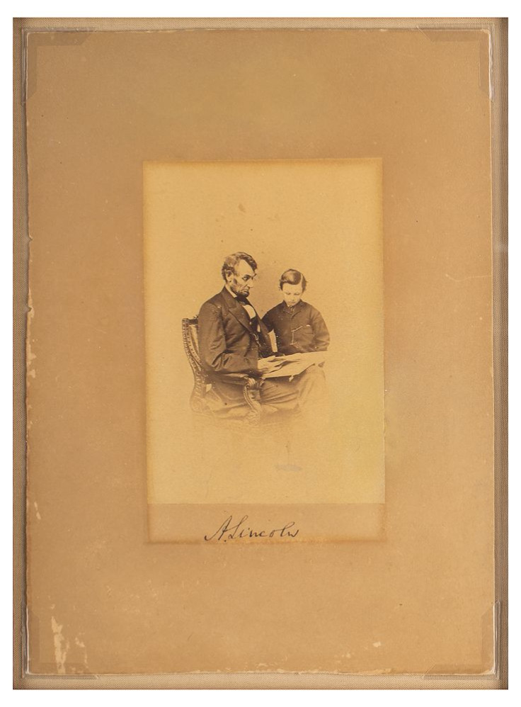 A photograph signed by President Lincoln is on the auction block.