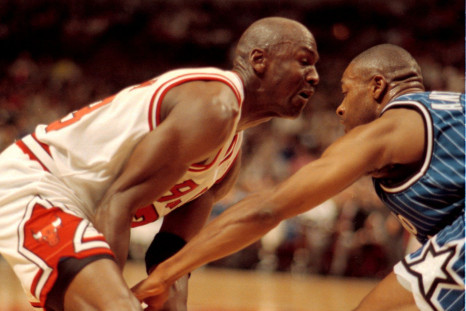 Michael Jordan guarded by Nick Anderson