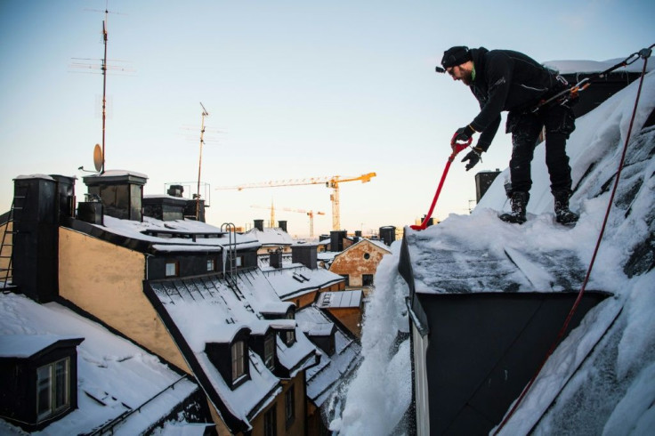 Under Swedish law, property owners are responsible for clearing snow and ice off their buildings if it threatens to fall and injure someone, but accidents are rare