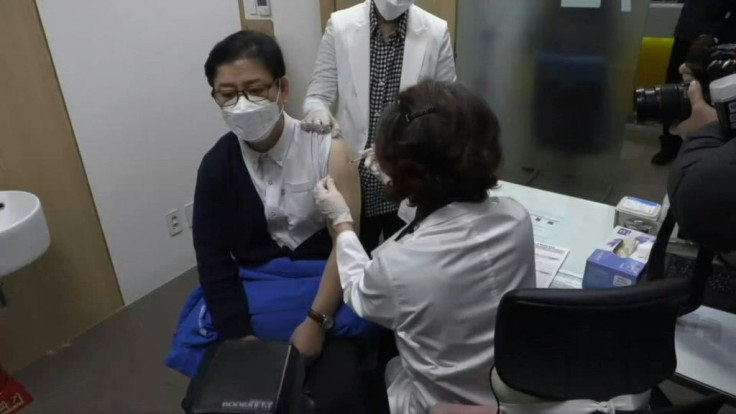 IMAGESSouth Korea begins its nationwide coronavirus drive Friday as it seeks to inoculate 70 percent of its population within seven months to stamp out the outbreak.More than 5,000 medical staff at nursing homes and rehabilitation centres and their pati