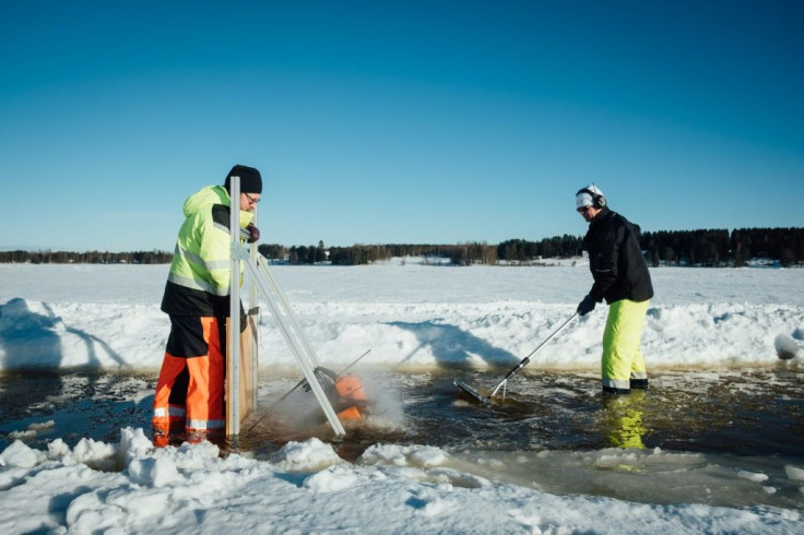 The project is the brainchild of inventor Janne Kapylehto, who hopes to complete the attempt on Monday