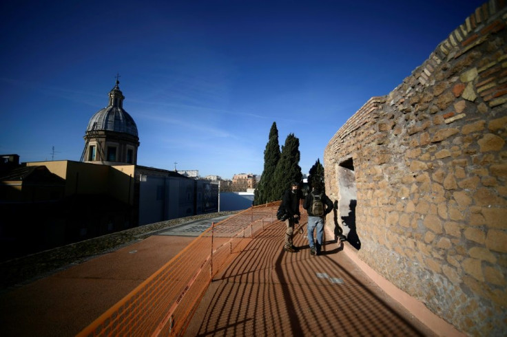 After the fall of the Roman empire, the mausoleum lost its relevance as a burial site and like other Roman monuments was put to a variety of uses by the generations that followed