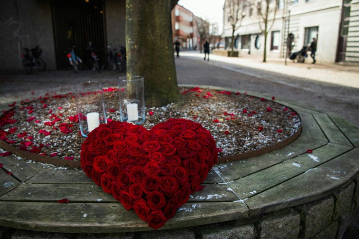 A heart-shaped bouquet of roses on Vetlanda's main street a day after the stabbing attack