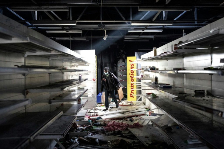 The Auchan supermarket was among the shops targeted by looters in Dakar