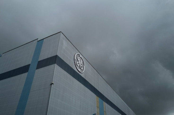 General Electric is in talks with AerCap on a possible transaction to combine their aircraft leasing businesses, AerCap said