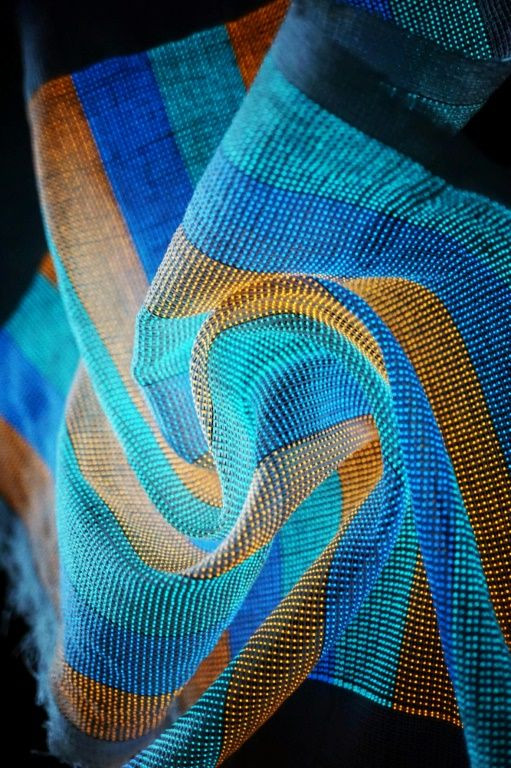 The wearable, foldable and washable fabric is capable of flashing messages or images