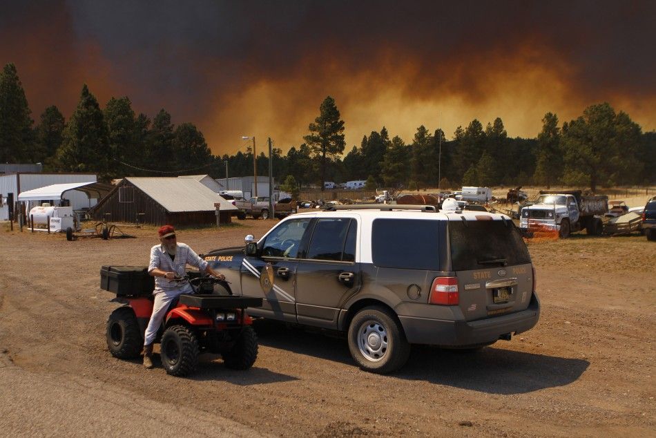 Arizona forest fire expands to 350 square miles