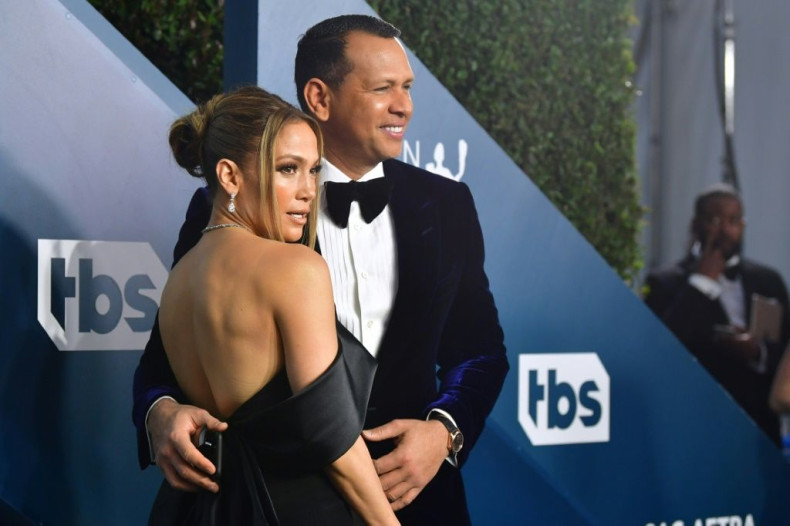 Jennifer Lopez and fiance Alex Rodriguez have reportedly broken up