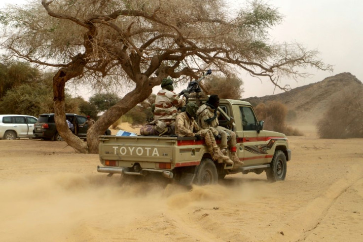 Niger soldiers are fighting jihadists in the west and the southeast