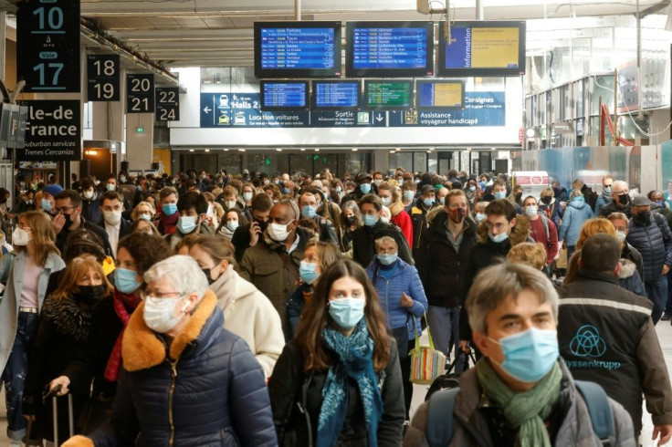 Parisians flee the capital before the new restrictions take effect