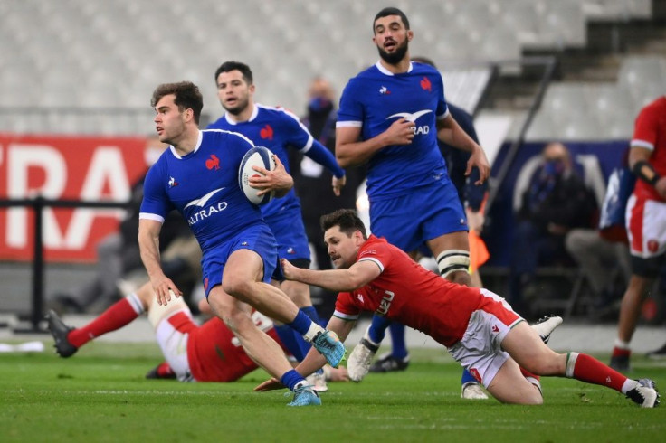 France can claim the championship title on Friday should they seal a bonus-point victory over Scotland with a winning points margin of at least 21