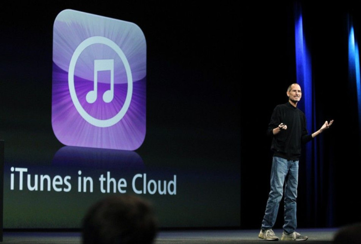 Jobs and Apple unveiling free iCloud service at WWDC