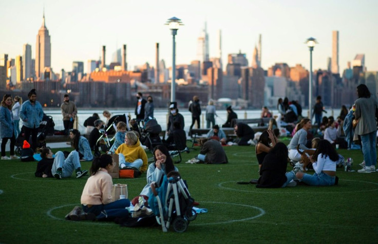 New Yorkers were finding ways of keeping their distance, with social circles drawn in parks