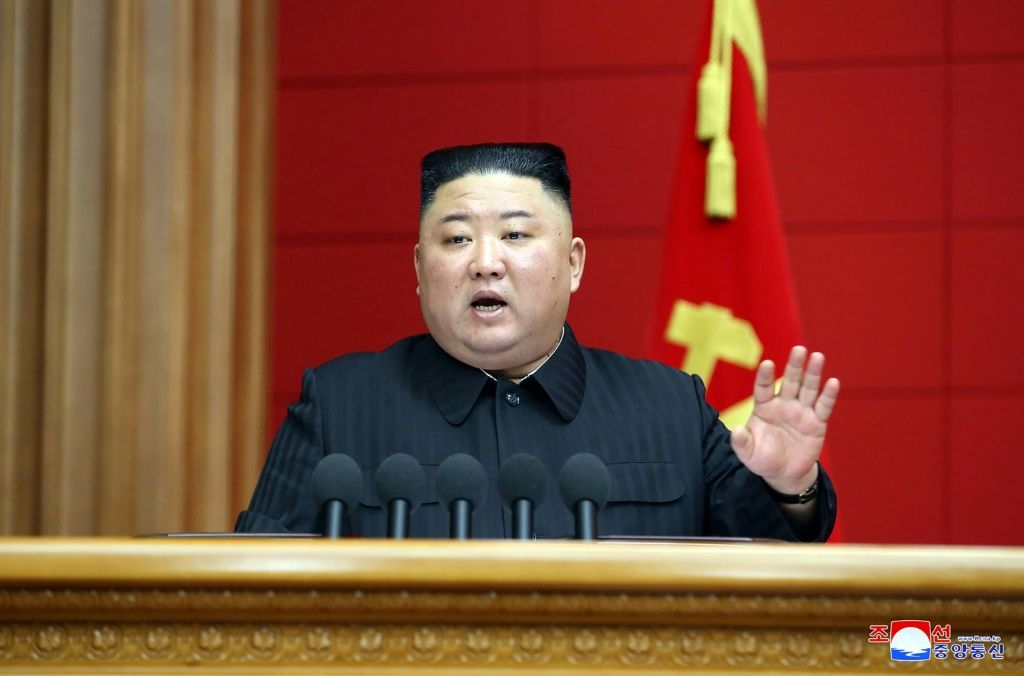 Kim Jong Un Loses Weight, North Koreans 'Heartbroken' Over Thinner ...