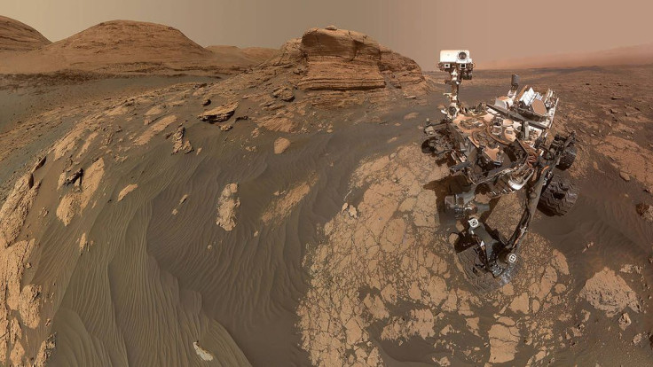 NASA’s Curiosity Mars rover in front of Mont Mercou