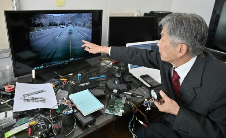 By the mid-1990s, an autonomous vehicle built by South Korean Han Min-hong could drive 300 kilometres (185 miles) from Seoul to Busan